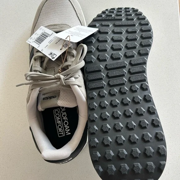 Adidas Men's Light Gray Sneakers - Picture 4 of 5